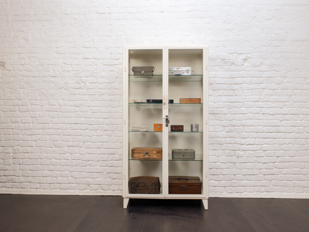 Vintage Medizinschrank Vitrine
