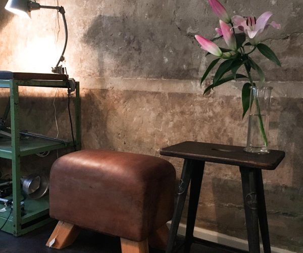 Vintage Industriemöbel Turnbock Hocker Leder Rowac Hocker Industrialstyle